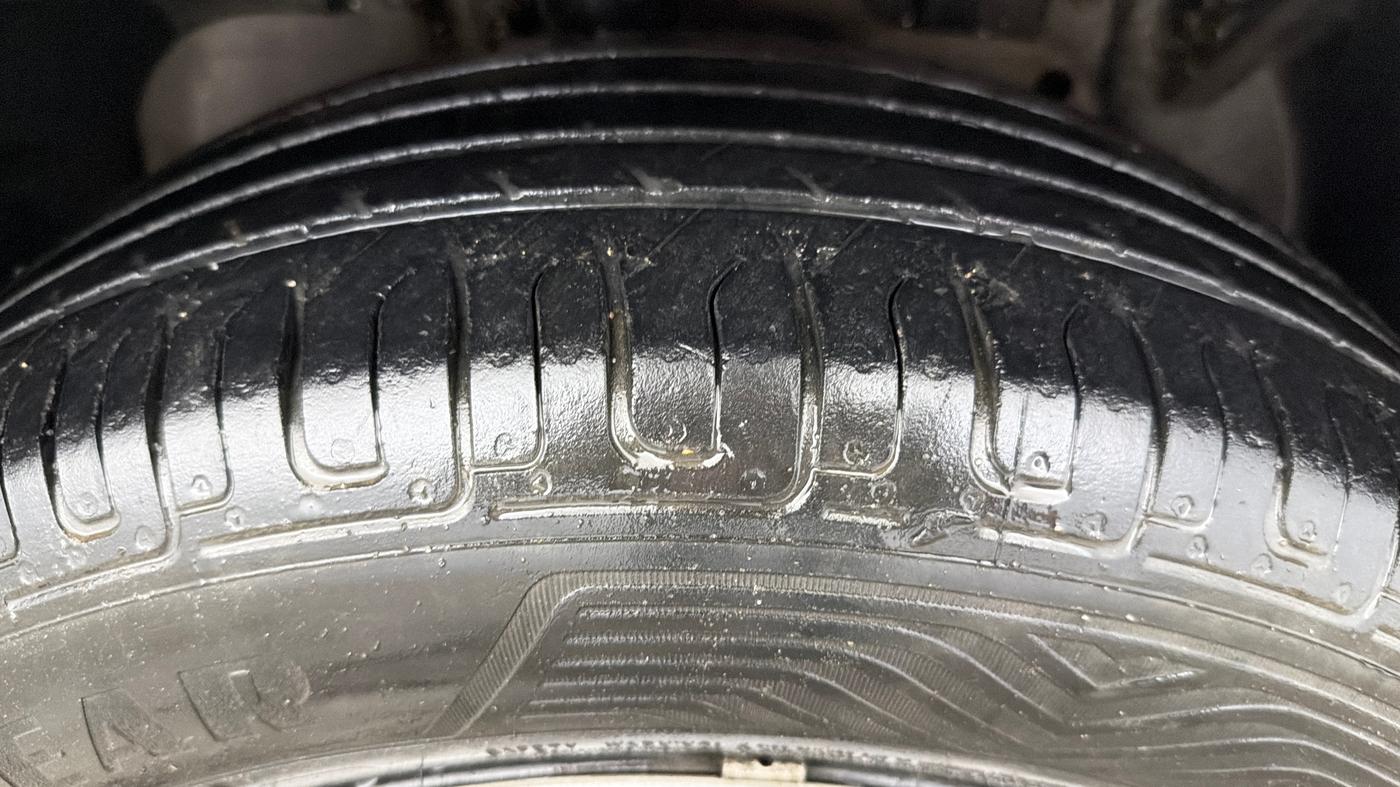 2016 Ford Ecosport TREND 1.5L PETROL, Petrol, Manual, 1,04,834 km, Right Front Tyre Tread