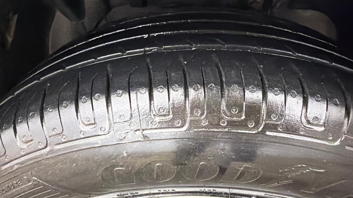 2016 Ford Ecosport TREND 1.5L PETROL, Petrol, Manual, 1,04,834 km, Left Front Tyre Tread