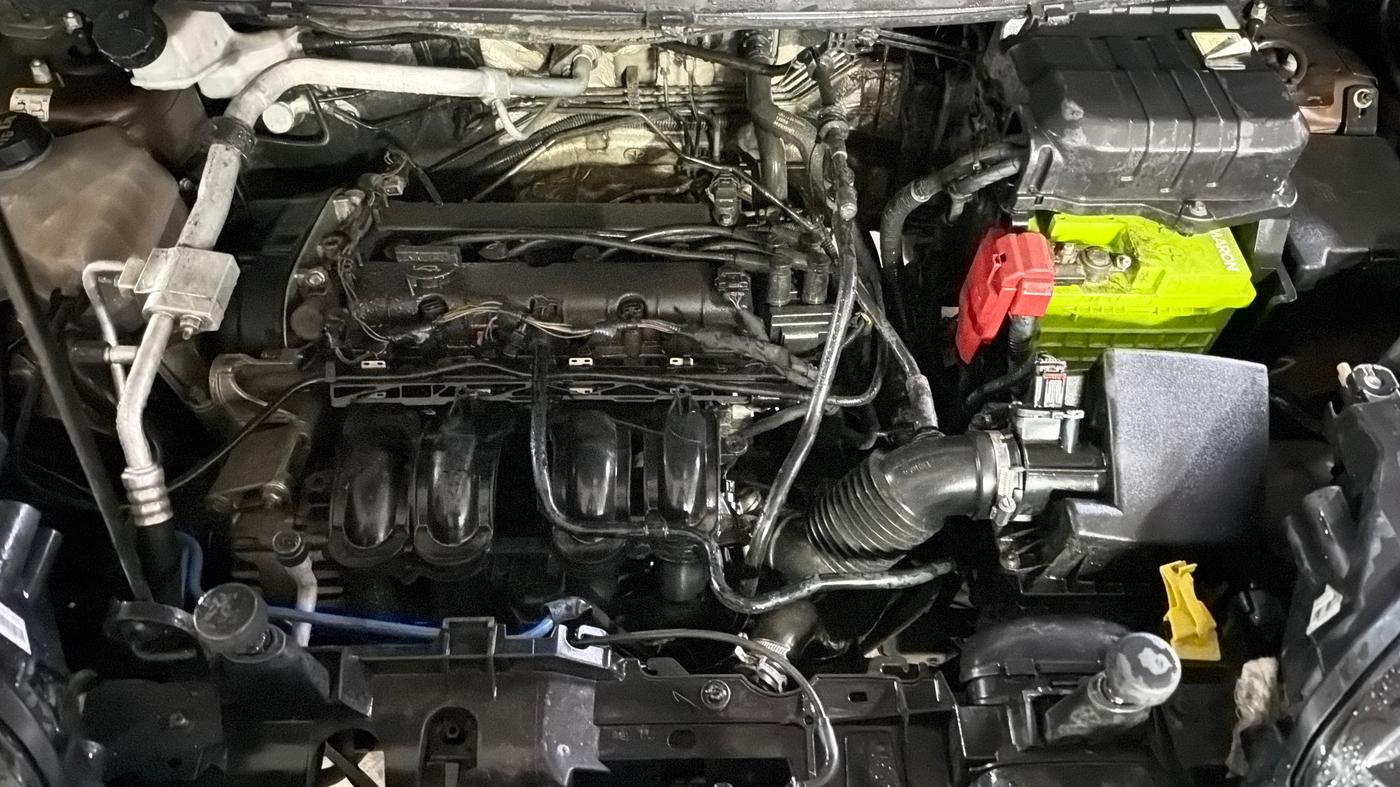 2016 Ford Ecosport TREND 1.5L PETROL, Petrol, Manual, 1,04,834 km, Engine View