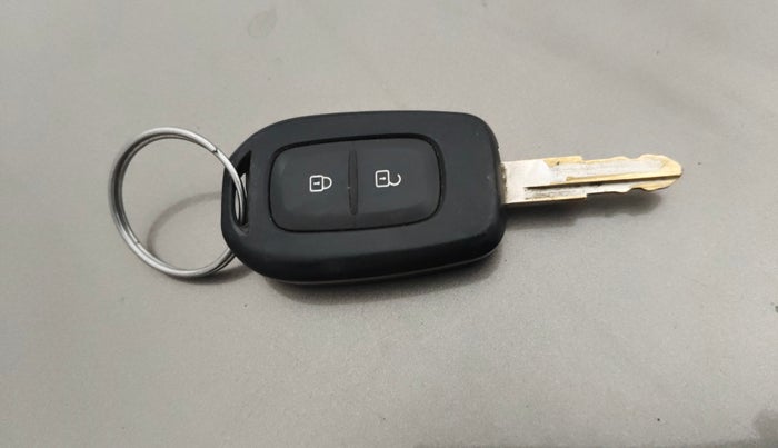 2018 Datsun Redi Go S 1.0 AMT, Petrol, Automatic, 67,800 km, Key Close Up