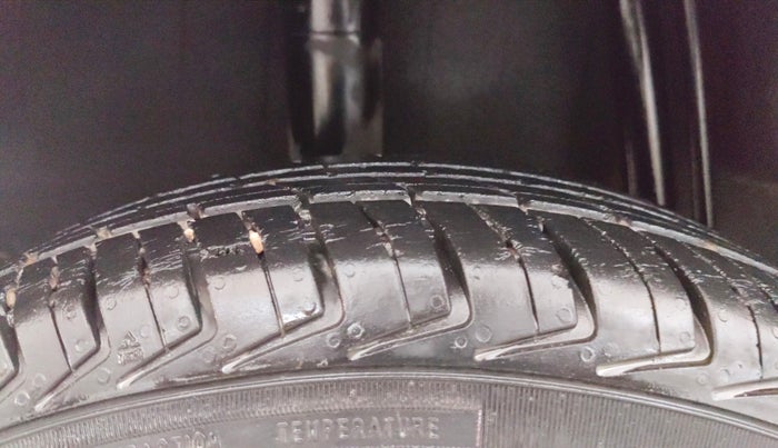 2018 Datsun Redi Go S 1.0 AMT, Petrol, Automatic, 67,800 km, Right Rear Tyre Tread