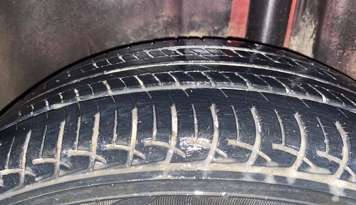 2015 Maruti Ciaz VXI+, Petrol, Manual, 20,670 km, Left Rear Tyre Tread