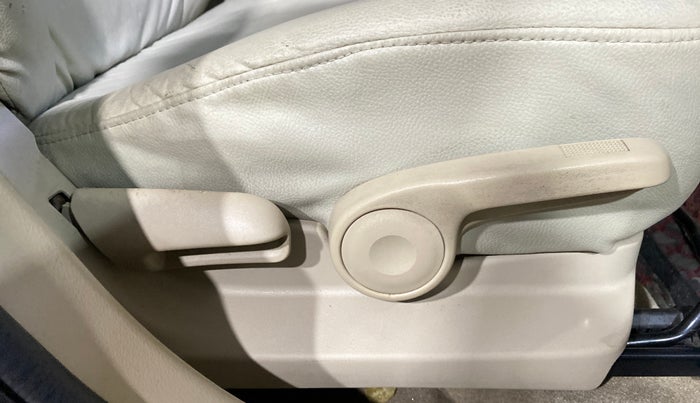 2015 Maruti Ciaz VXI+, Petrol, Manual, 20,670 km, Driver Side Adjustment Panel