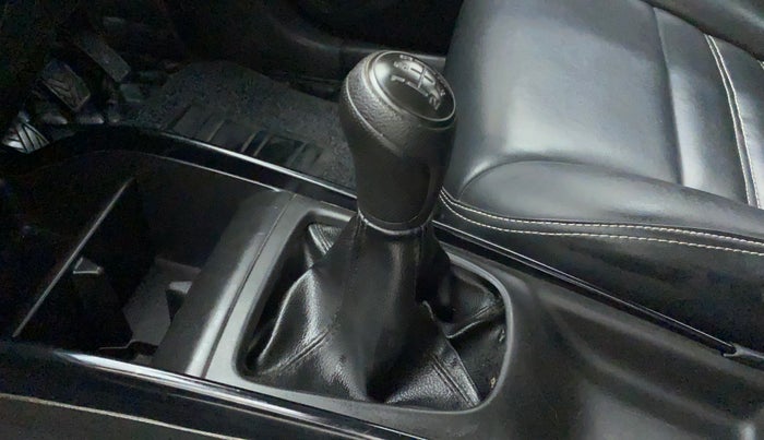 2020 Maruti Baleno SIGMA PETROL 1.2, Petrol, Manual, 25,533 km, Gear lever - Boot cover slightly torn
