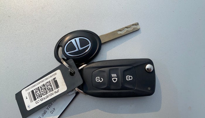 2022 Tata NEXON XMA SUNROOF PETROL, Petrol, Automatic, 14,217 km, Key Close Up