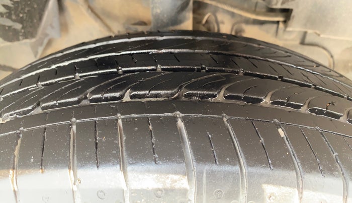 2022 Tata NEXON XMA SUNROOF PETROL, Petrol, Automatic, 14,217 km, Right Front Tyre Tread