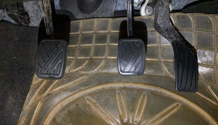 2015 Maruti Swift VXI, Petrol, Manual, 83,328 km, Pedals