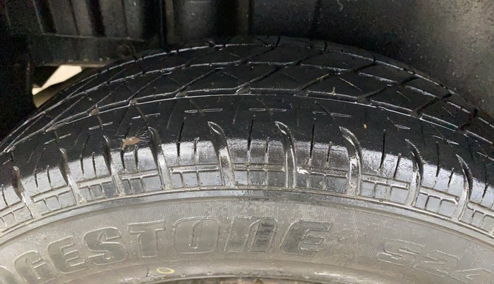 2015 Maruti Swift VXI, Petrol, Manual, 83,328 km, Right Rear Tyre Tread