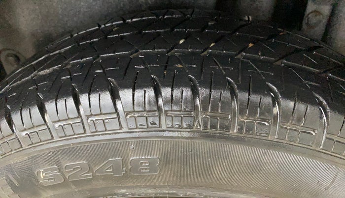 2015 Maruti Swift VXI, Petrol, Manual, 83,328 km, Left Rear Tyre Tread
