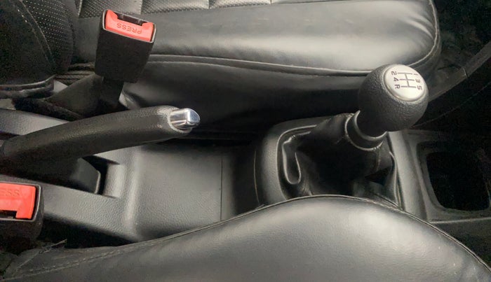 2014 Maruti Swift ZXI, Petrol, Manual, 37,358 km, Gear Lever