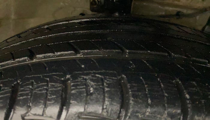 2014 Maruti Swift ZXI, Petrol, Manual, 37,358 km, Right Front Tyre Tread