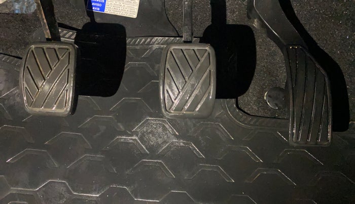 2014 Maruti Swift ZXI, Petrol, Manual, 37,358 km, Pedals