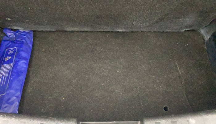 2014 Maruti Swift ZXI, Petrol, Manual, 37,358 km, Boot Inside