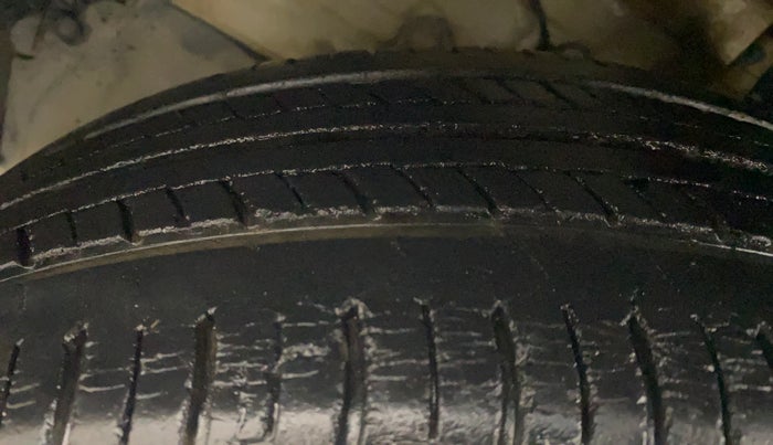2014 Maruti Swift ZXI, Petrol, Manual, 37,358 km, Left Front Tyre Tread