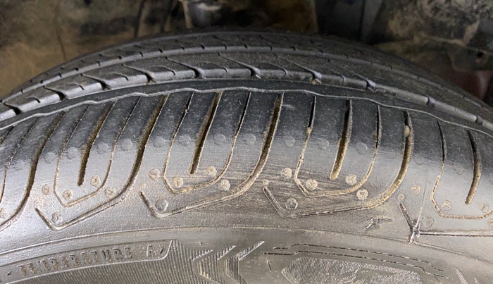 2015 Honda Jazz 1.2 SV MT, Petrol, Manual, 57,850 km, Right Front Tyre Tread