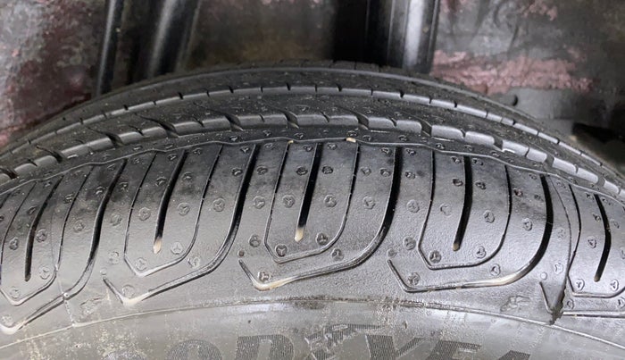 2015 Honda Jazz 1.2 SV MT, Petrol, Manual, 57,850 km, Left Rear Tyre Tread