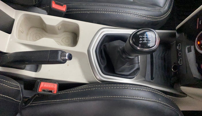 2022 Mahindra XUV300 W8 1.5 DIESEL, Diesel, Manual, 1,02,718 km, Gear Lever