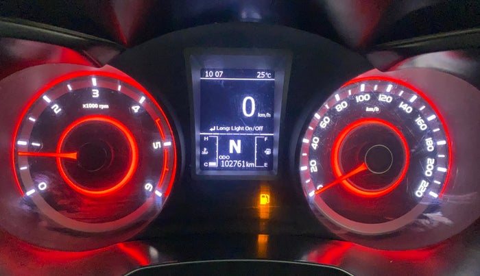 2022 Mahindra XUV300 W8 1.5 DIESEL, Diesel, Manual, 1,02,718 km, Odometer Image