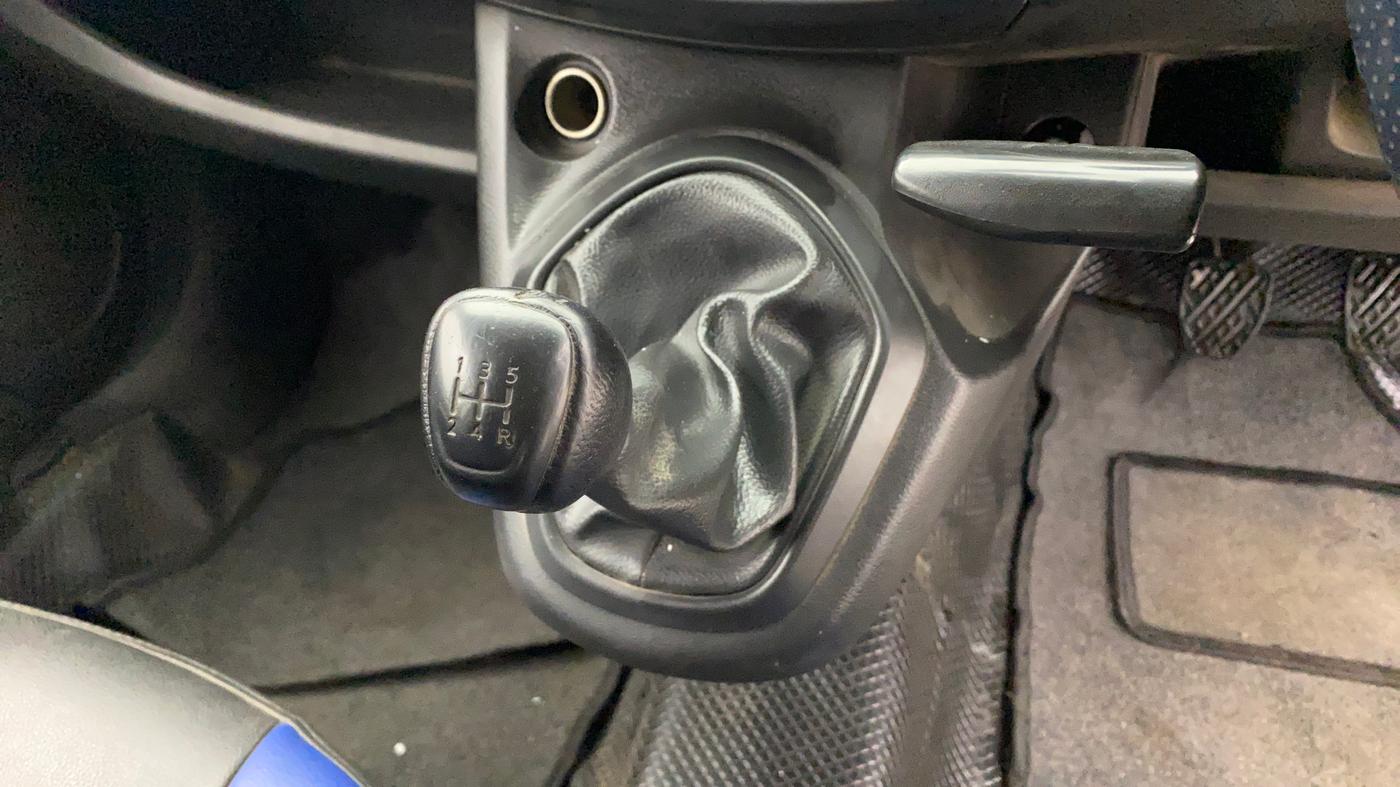 2018 Datsun Go Plus T, Petrol, Manual, 60,365 km, Gear Lever