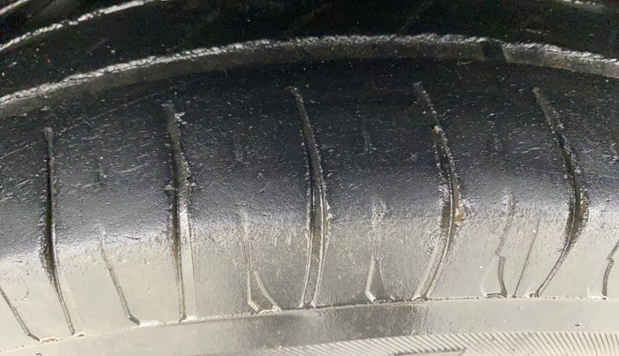 2018 Datsun Go Plus T, Petrol, Manual, 60,349 km, Left Front Tyre Tread