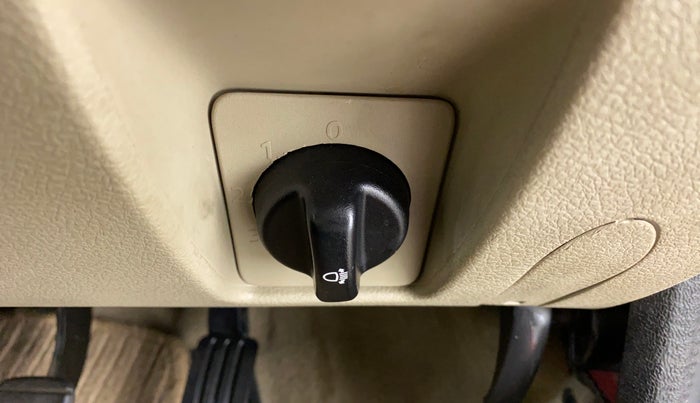 2016 Nissan Terrano XL P, Petrol, Manual, 92,369 km, Dashboard - Headlight height adjustment not working