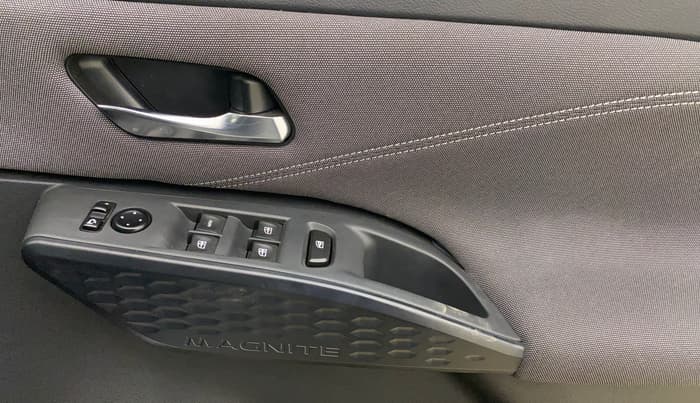 2025 Nissan MAGNITE N-Connecta B4D 1.0 Petrol MT, Petrol, Manual, 2,122 km, Driver Side Door Panels Control