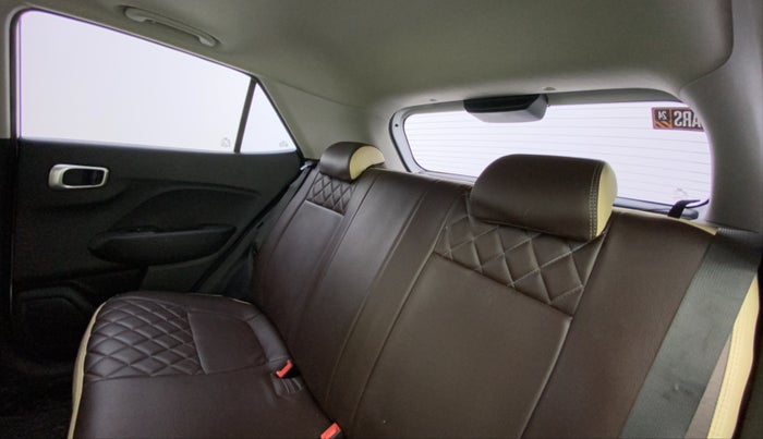 2019 Hyundai VENUE SX PLUS 1.0 TURBO DCT, Petrol, Automatic, 27,530 km, Right Side Rear Door Cabin