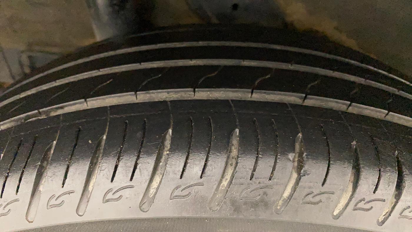2019 Hyundai VENUE SX PLUS 1.0 TURBO DCT, Petrol, Automatic, 27,530 km, Right Rear Tyre Tread