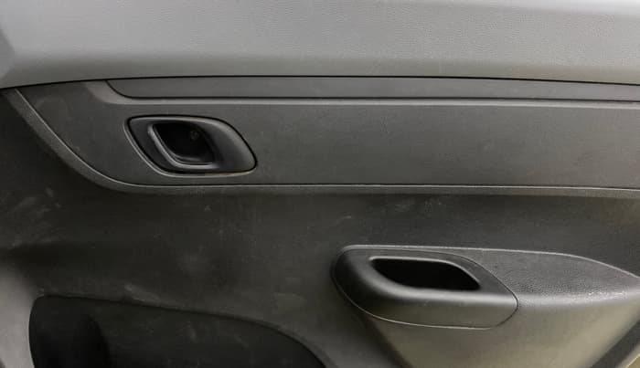 2021 Renault Kwid RXT 1.0 AMT (O), Petrol, Automatic, 37,013 km, Driver Side Door Panels Control