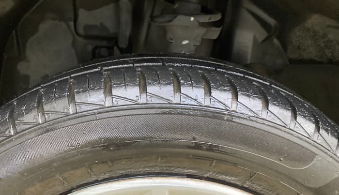 2021 Renault Kwid RXT 1.0 AMT (O), Petrol, Automatic, 37,013 km, Left Front Tyre Tread