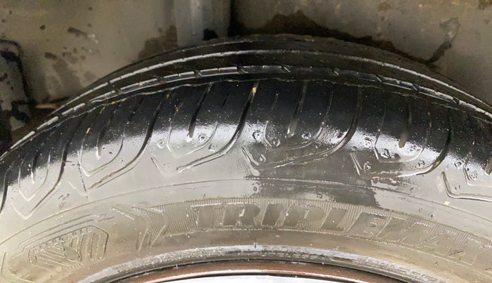 2015 Honda City 1.5L I-VTEC SV CVT, Petrol, Automatic, 1,04,073 km, Right Rear Tyre Tread