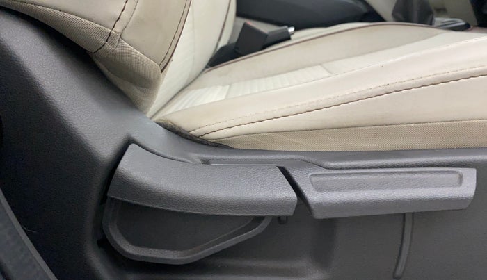 2023 Hyundai AURA SX 1.2 CNG, CNG, Manual, 33,605 km, Driver Side Adjustment Panel