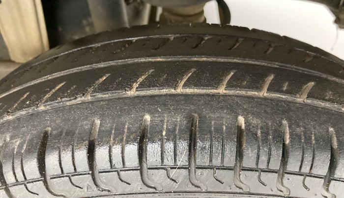 2016 Maruti Alto 800 VXI, Petrol, Manual, 50,998 km, Left Rear Tyre Tread