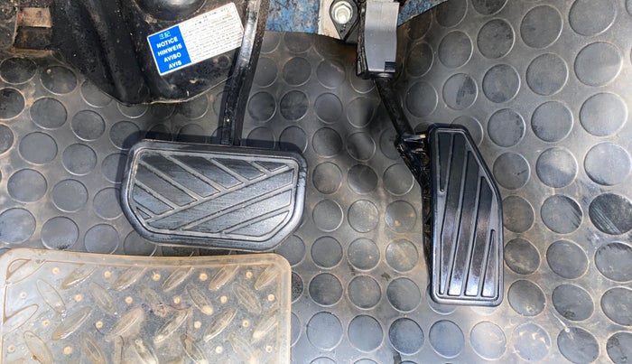 2018 Maruti Swift VXI AMT, Petrol, Automatic, 21,444 km, Pedals