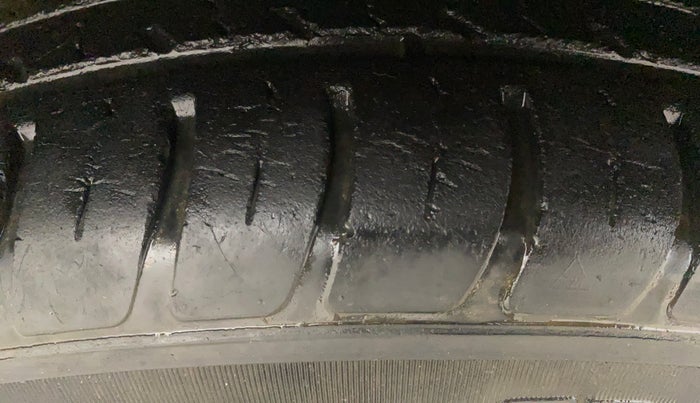 2018 Maruti Swift VXI AMT, Petrol, Automatic, 21,444 km, Right Front Tyre Tread