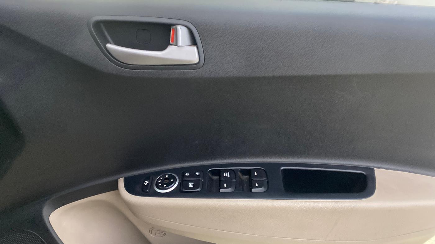 2014 Hyundai Grand i10 ASTA AT 1.2 KAPPA VTVT, Petrol, Automatic, 56,651 km, Driver Side Door Panels Control