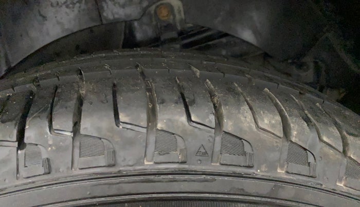 2019 Mahindra XUV500 W7, Diesel, Manual, 96,226 km, Left Rear Tyre Tread