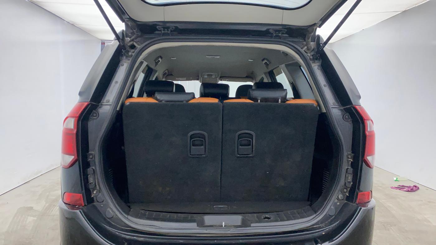 2019 Mahindra XUV500 W7, Diesel, Manual, 96,026 km, Boot Inside