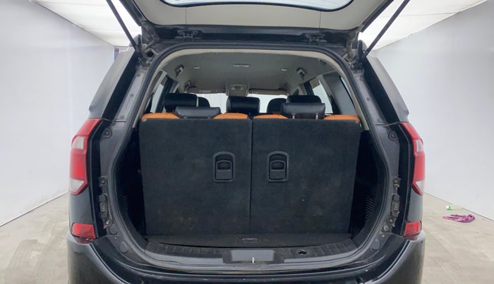 2019 Mahindra XUV500 W7, Diesel, Manual, 96,226 km, Boot Inside