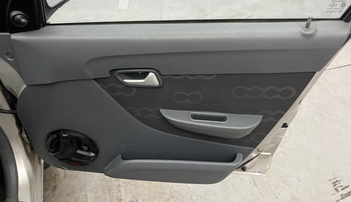 2015 Maruti Alto 800 LXI, Petrol, Manual, 57,679 km, Driver Side Door Panels Control
