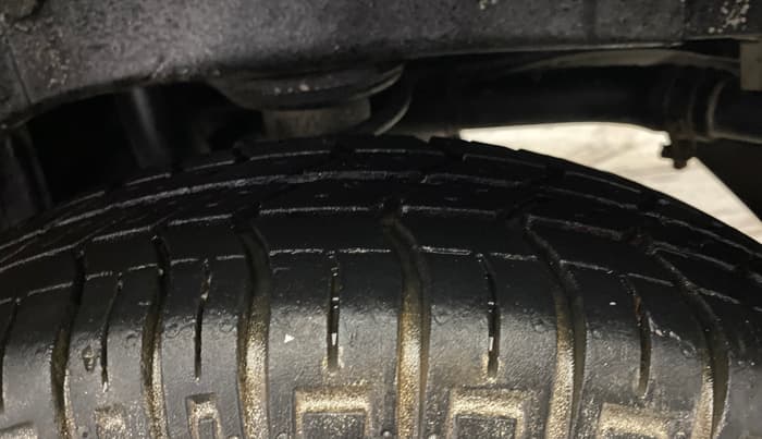 2015 Maruti Alto 800 LXI, Petrol, Manual, 57,679 km, Left Rear Tyre Tread