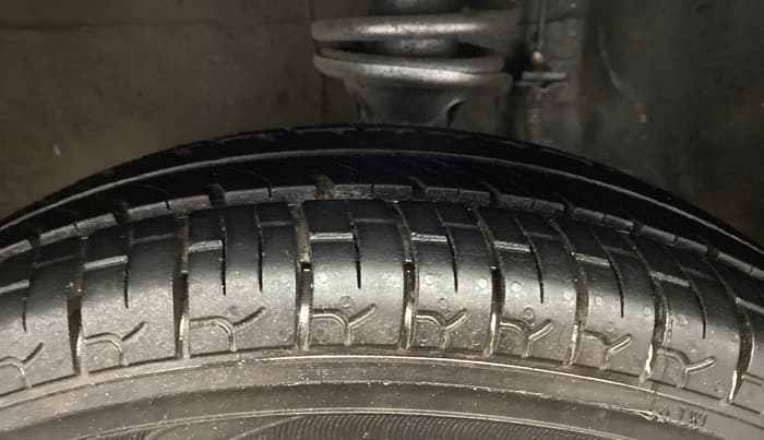 2015 Maruti Alto 800 LXI, Petrol, Manual, 57,679 km, Left Front Tyre Tread