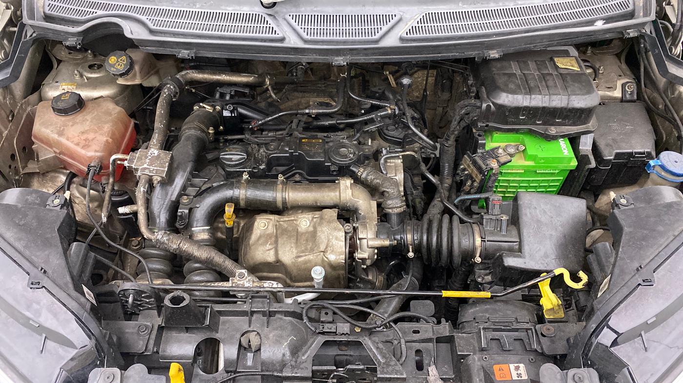 2015 Ford Ecosport TREND+ 1.5L DIESEL, Diesel, Manual, 1,22,578 km, Open Bonet