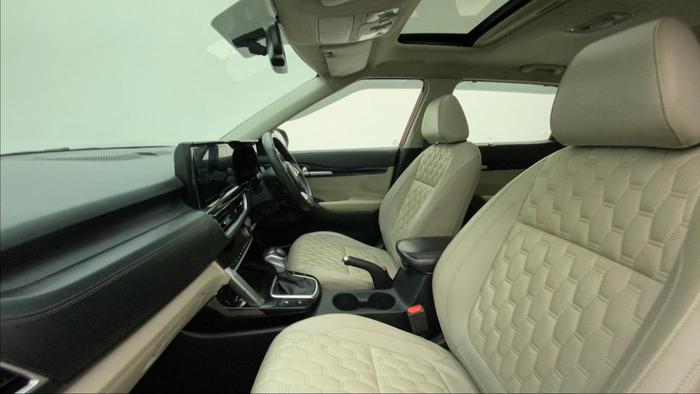 2020 KIA SELTOS HTX PLUS AT1.5 DIESEL, Diesel, Automatic, 89,886 km, Right Side Front Door Cabin