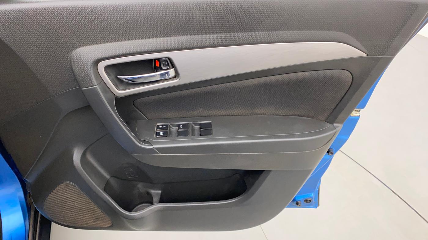 2016 Maruti Vitara Brezza ZDI PLUS, Diesel, Manual, 1,38,311 km, Driver Side Door Panels Control
