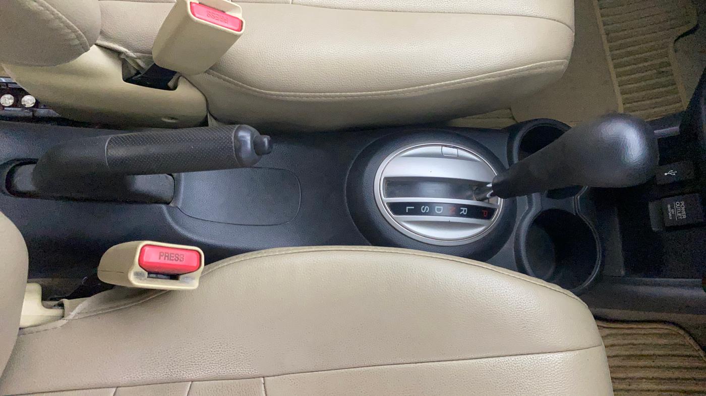 2017 Honda Amaze 1.2L I-VTEC VX AT, Petrol, Automatic, 58,771 km, Gear Lever