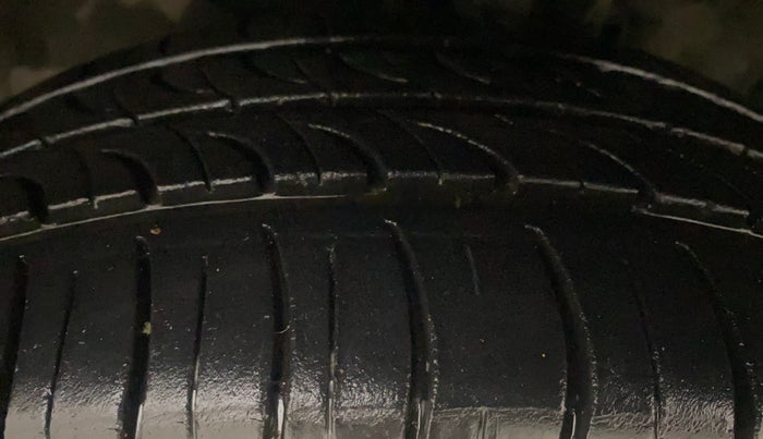 2017 Honda Amaze 1.2L I-VTEC VX AT, Petrol, Automatic, 58,700 km, Left Front Tyre Tread