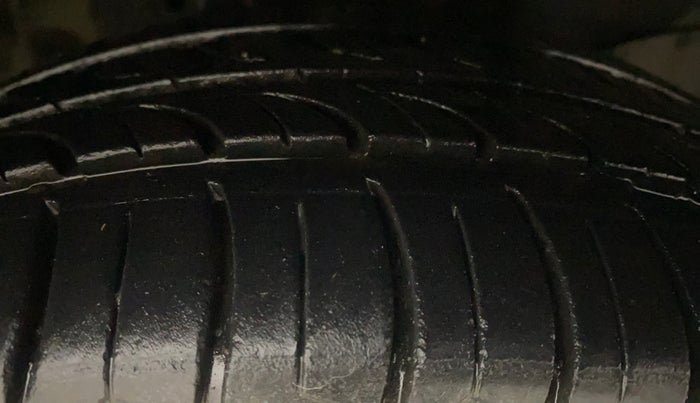 2017 Honda Amaze 1.2L I-VTEC VX AT, Petrol, Automatic, 58,700 km, Right Front Tyre Tread