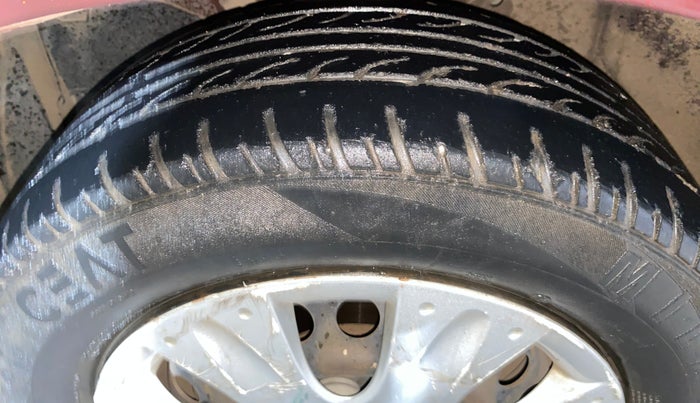 2016 Honda Amaze 1.2L I-VTEC S, Petrol, Manual, 91,111 km, Left Front Tyre Tread