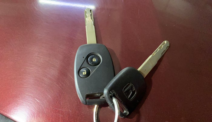 2016 Honda Amaze 1.2L I-VTEC S, Petrol, Manual, 91,111 km, Key Close Up